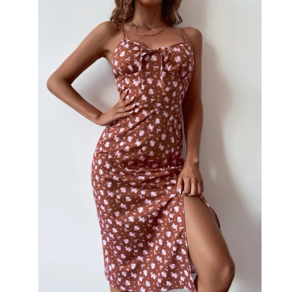 Ditsy Floral MIDI Dress - Picture 4 of 6